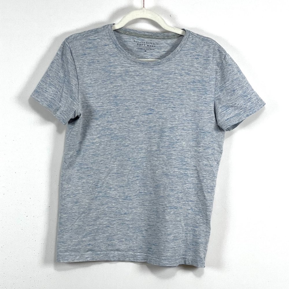 Banana Republic Light Blue Heather Soft Wash T-Shirt (Small)